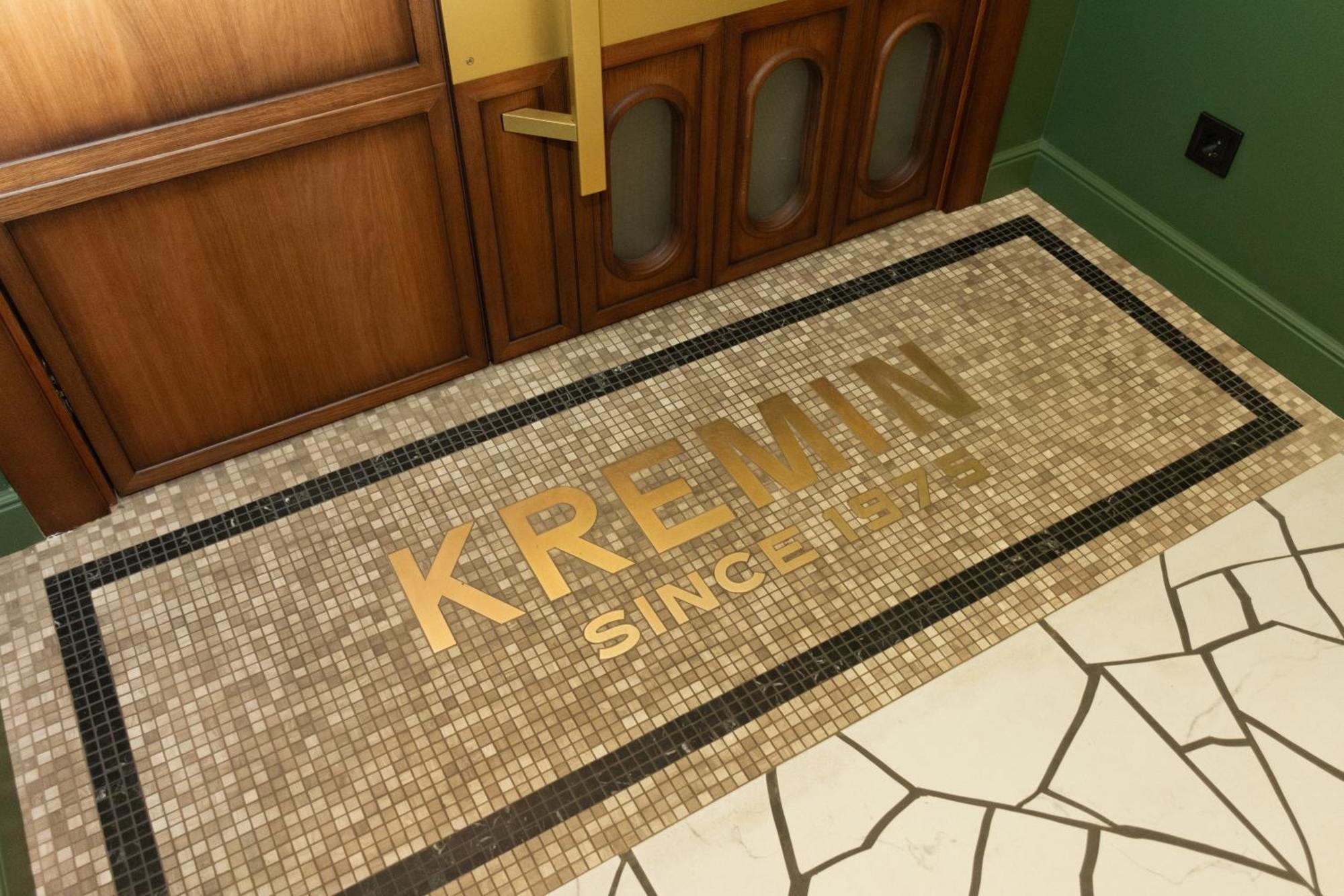 Kremin Hotel كريمنشوك المظهر الخارجي الصورة